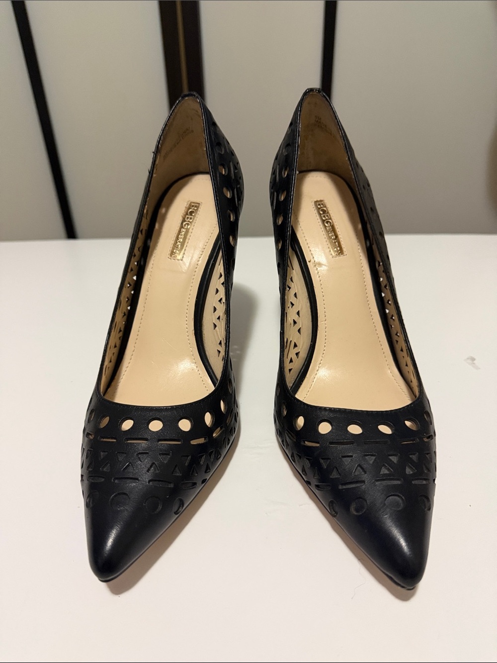 BCBGeneration Black Upper Leather Laser-Cut Pointed Toe Heels Size 9M/39 - Picture 3 of 15